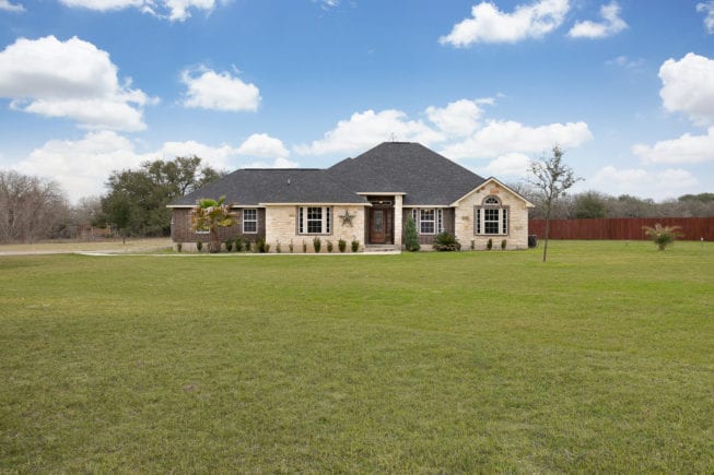 Image for 404 Ringaskiddy Cir Floresville, TX 78114